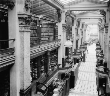 Int. Patent office, between 1910 and 1920. [Interior, USA].