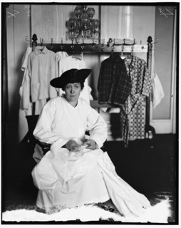 Mrs. Ralph Gallinger, between 1910 and 1920. Creator: Harris & Ewing.