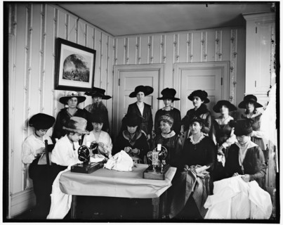 Women at French Embassy, between 1910 and 1920.