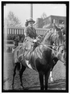 Horse shows, Miss Alice Munn, between 1910 and 1917. Woman riding sidesaddle.