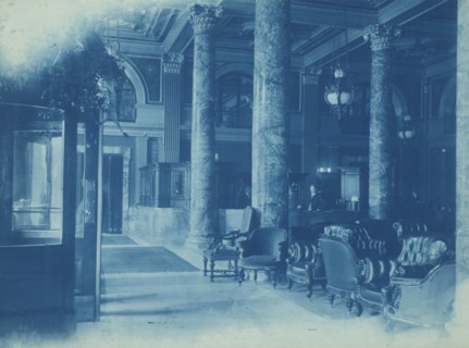 Willard Hotel lobby, between1901 and 1910.