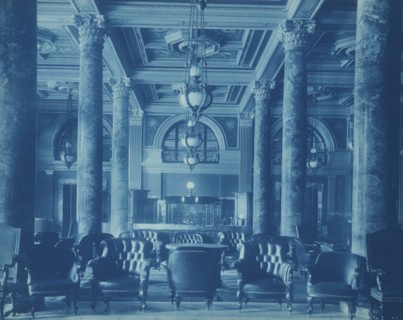 Willard Hotel lobby, between 1901 and1910.