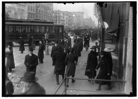 Street scene, Washington, D.C., between 1913 and 1918.