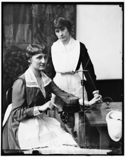Mrs. E. Seawell & Mrs. H. Rogers, between 1910 and 1920. Creator: Harris & Ewing.