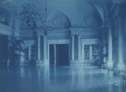 Willard Hotel ballroom, between 1901 and 1910.