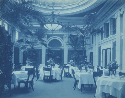 Willard Hotel - dining room, between 1901 and 1910.