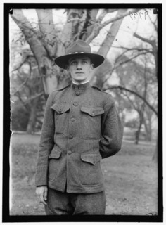 Uniforms: Sergeant, Signal Corps, US Army, between 1916 and 1918.