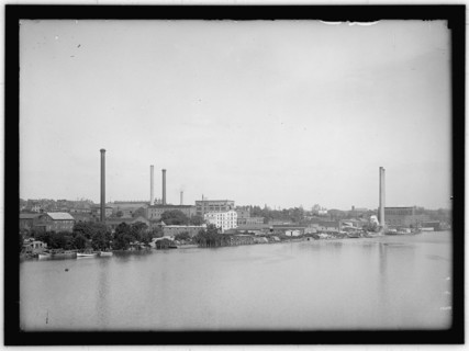Georgetown waterfront, Washington, D.C., between 1913 and 1917. Creator: Harris & Ewing.