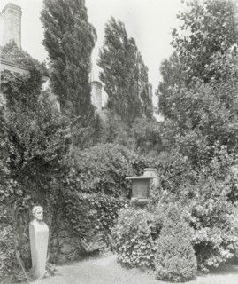 Unidentified house and garden, between 1910 and 1935.