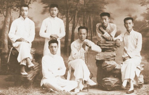 Zhou Enlai as student of Nankai school, with his teachers and friends , 1916. Private Collection.