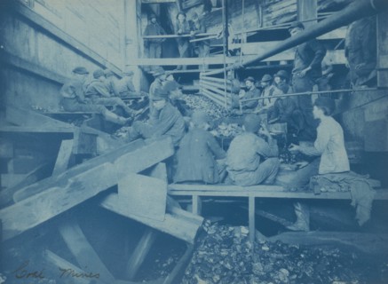 Breaker boys in Kohinor mine, Shenandoah City, Pa., 1891.
