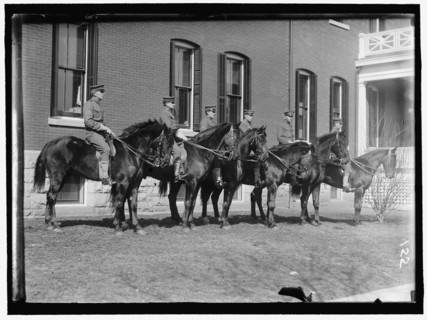 Fort Myer, unidentified group of officers on horseback, between 1909 and 1914.