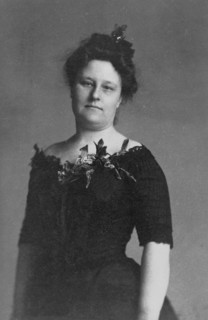 Mrs. Crabbe, half-length portrait, standing, facing front, between c1890 and 1910.