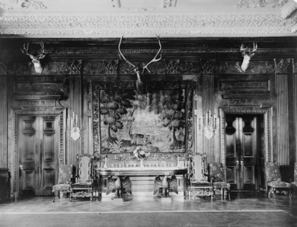 State dining room, White House, during McKinley administration(?), between 1890 and 1900.