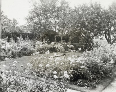Indian Ridge, Dr. Francis Bishop Harrington house, 166 Argilla Road, Ipswich, Massachusetts, 1926. Creator: Frances Benjamin Johnston.