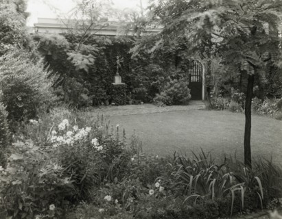 Robert M. Jeffress house, 1800 Monument Avenue, Richmond, Virginia, 1933. Creator: Frances Benjamin Johnston.