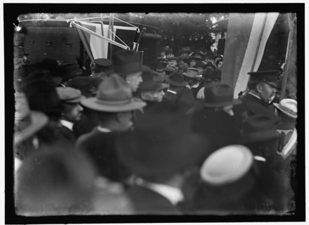 Woman suffrage, between 1916 and 1918. Creator: Harris & Ewing.