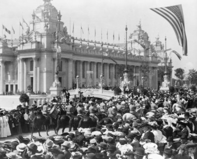 Cavalry and the crowds at the St. Louis World's Fair, 1904. Creator: Frances Benjamin Johnston.