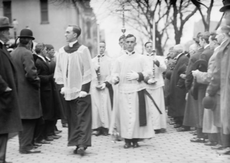 Pan American Mass. - Thanksgiving Day At St. Patrick's. Choir, 1912. Creator: Harris & Ewing.