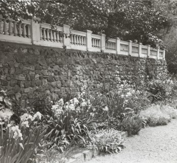 Beechgate, Robert Carmer Hill house, Woodland Avenue, Englewood, New Jersey, 1918. Creator: Frances Benjamin Johnston.
