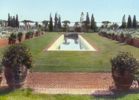 George Warrington Curtis house, Southampton, New York, 1914 or 1915. Creator: Frances Benjamin Johnston.