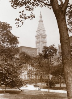 Gramercy Park, between East 20th and East 21st Streets east of Park Avenue, New York, c1922. Creator: Frances Benjamin Johnston.