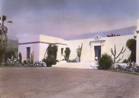 Solana, Frederick Forrest Peabody house, Eucalyptus Hill Road, Montecito, California, 1917. Creator: Frances Benjamin Johnston.