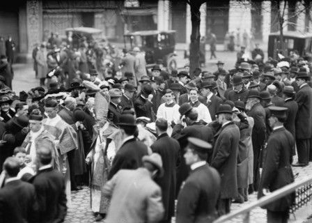 Pan American Mass - Thanksgiving Day At St. Patrick's. Mons. Dougherty; Dr. Burns; Cardinal..., 1912 Creator: Harris & Ewing.
