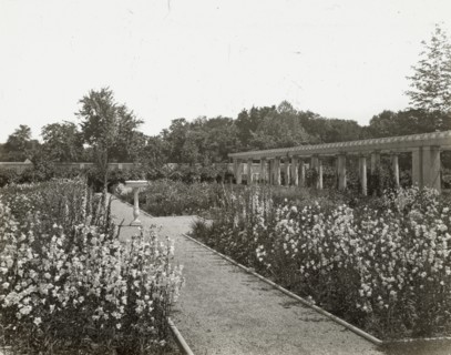 Lake Terrace, John Stoughton Newberry, Jr., house, 99 Lake Shore Drive, Grosse Pointe Farms, 1917. Creator: Frances Benjamin Johnston.
