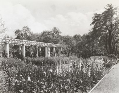Lake Terrace, John Stoughton Newberry, Jr., house, 99 Lake Shore Drive, Grosse Pointe..., 1917. Creator: Frances Benjamin Johnston.