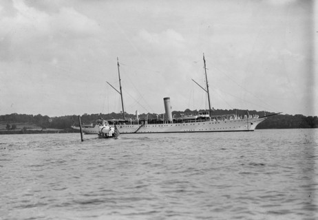 USS Mayflower, 1911. Creator: Harris & Ewing.