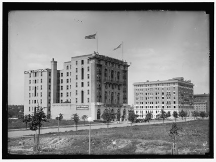 Hotel Continental, between 1913 and 1917. Creator: Harris & Ewing.