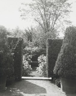 Maudesleigh, Frederick Strong Moseley house, Newburyport, Massachusetts, 1920. Creator: Frances Benjamin Johnston.