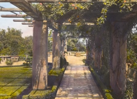 Il Paradiso, Mrs. Dudley Peter Allen house, 1188 Hillcrest Avenue, Oak Knoll, Pasadena, CA, 1917. Creator: Frances Benjamin Johnston.