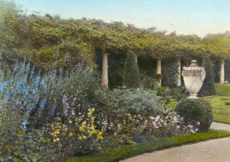 Hammersmith Farm, Hugh Dudley Auchincloss house, Harrison Avenue, Newport, Rhode Island, 1917. Creator: Frances Benjamin Johnston.