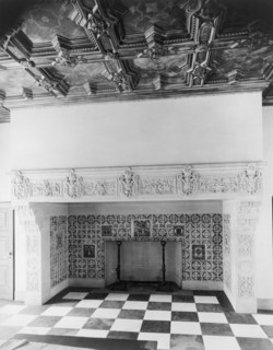 Mi Suen~o, Herbert Coppell house, 1245 South Grand Avenue, Pasadena, California, 1917. Creator: Frances Benjamin Johnston.