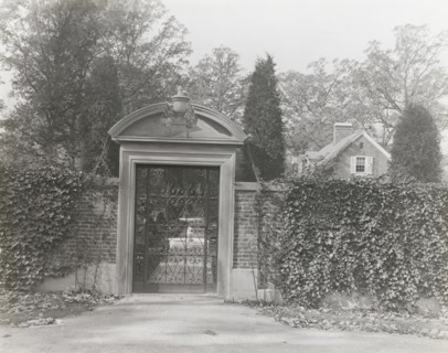 The Causeway, James Parmelee house, 3100 Macomb Street, Washington, D.C., 1919. Creator: Frances Benjamin Johnston.