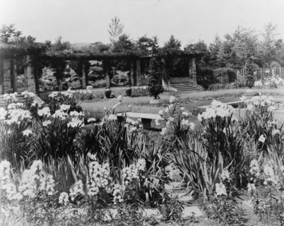 Beacon Hill House, Arthur Curtiss James house, Beacon Hill Road, Newport, Rhode Island., 1917. Creator: Frances Benjamin Johnston.