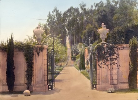 Villa Rose, Joseph Donahoe Grant house, 2260 Redington Road, Hillsborough, California, 1917. Creator: Frances Benjamin Johnston.