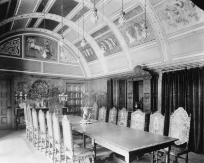 El Fureidis, James Waldron Gillespie house, Parra Grande Lane, Montecito, California, 1917. Creator: Frances Benjamin Johnston.