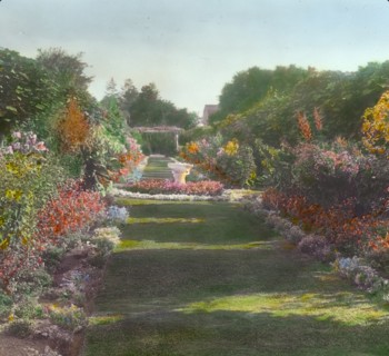 Mariemont, Thomas Josephus Emery house, 386 Greenwood Ave., Middletown, Rhode Island, 1914. Creator: Frances Benjamin Johnston.