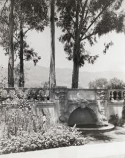 Arcady, George Owen Knapp house, Sycamore Canyon Road, Montecito, California, 1917. Creator: Frances Benjamin Johnston.