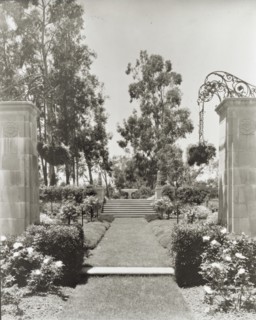 Arcady, George Owen Knapp house, Sycamore Canyon Road, Montecito, California, 1917. Creator: Frances Benjamin Johnston.