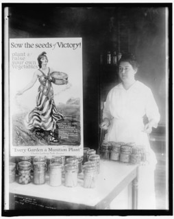 Mrs. Frank P. Brown, Cincinnati, Ohio - 1st prize winner..., between 1910 and 1920. Creator: Harris & Ewing.