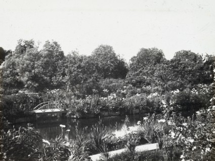 Grey-Croft, Stephen Swete Cummins house, Huntting Lane, East Hampton, New York, 1913. Creator: Frances Benjamin Johnston.