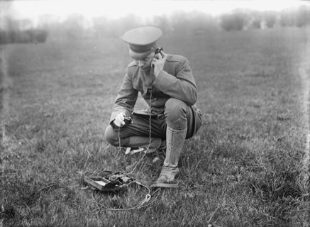 Army, U.S. Field Buzzer, 1915. Creator: Harris & Ewing.