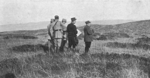''Le general de Castelnau a Salonique; La visite a pied du terrain.', 1916. Creator: Unknown.