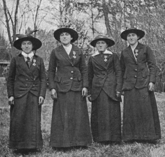 ''Les quatre heroines de Vertus; les quatre soeurs Vatel decorees de la Croix de Guerre.'. Creator: Unknown.