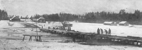 'La Diversion Russe de Bukovine, Petrograd, janvier 1916; Etablissement d'un pont le..., 1916. Creator: Unknown.
