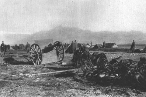 'Les Serbes a Scutari d'Albanie; un des canons de l'artillerie serbe qui ont pu etre sauves..., 1916 Creator: Samson Tchernoff.